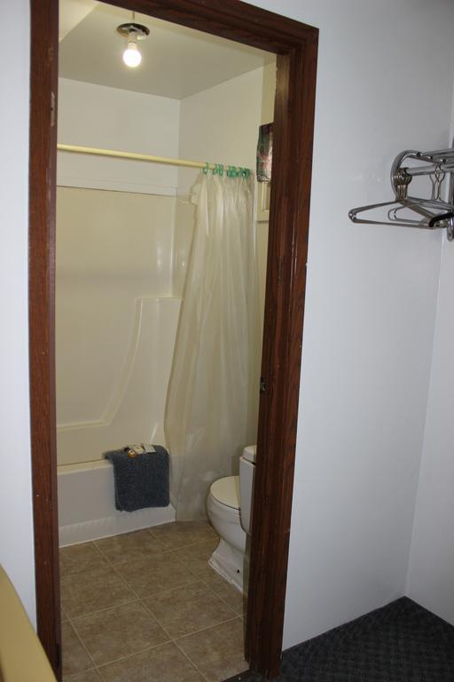 Raval Paradise Motel And Rv Park Youngstown Extérieur photo